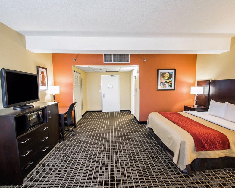 Hotel Clarion Inn & Suites Miami Airport
