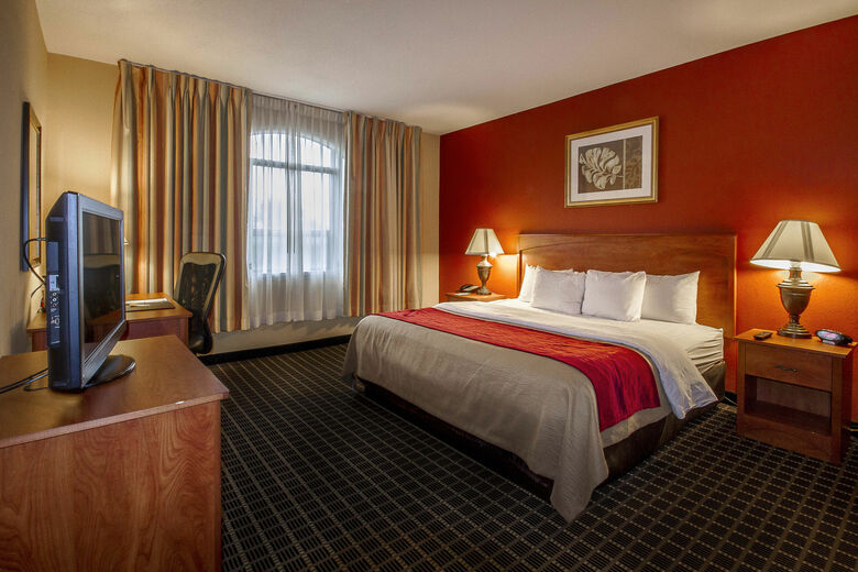 Hotel Clarion Inn & Suites Miami Airport