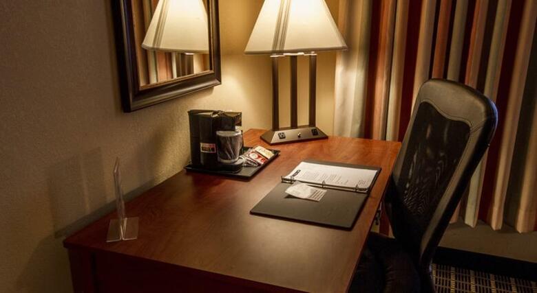 Hotel Clarion Inn & Suites Miami Airport