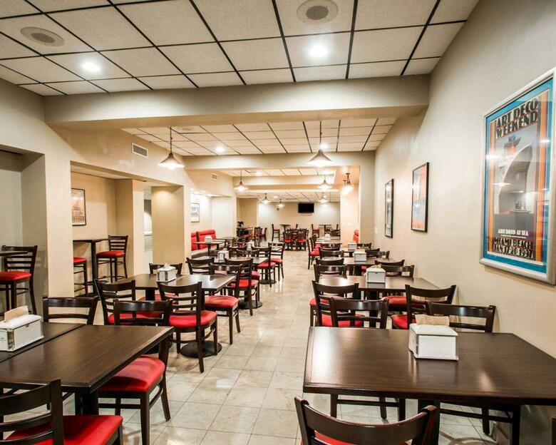 Hotel Clarion Inn & Suites Miami Airport