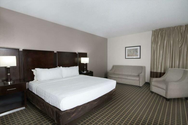 Hotel Clarion Inn & Suites Miami Airport