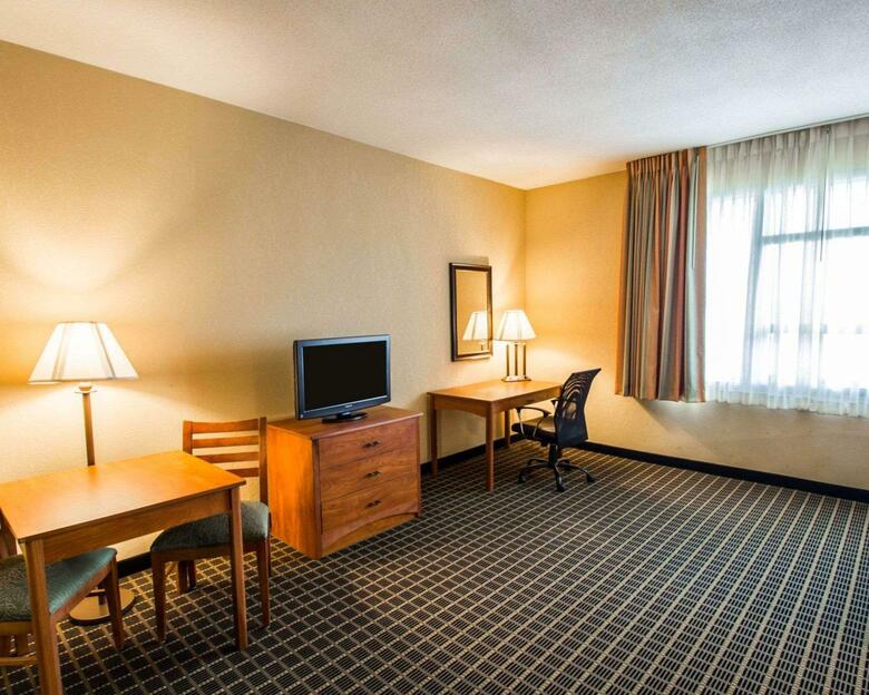 Hotel Clarion Inn & Suites Miami Airport