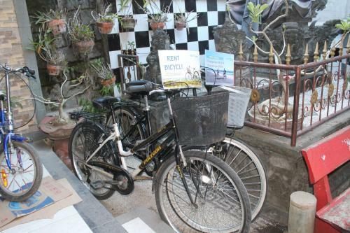 Hostal Chillin Kuta Homestay