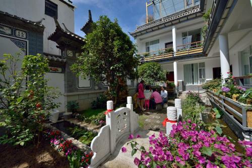 Posada Jue Se Garden Theme Inn