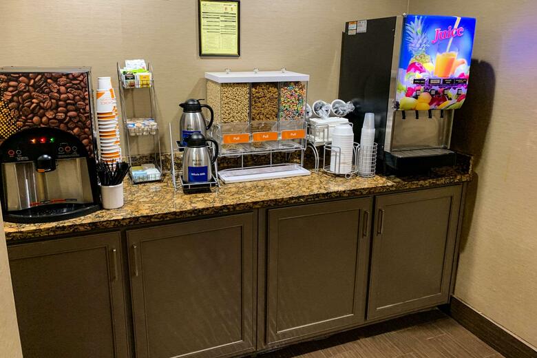 Hotel Comfort Suites