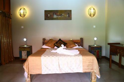 Lovina Beachhouse Villas