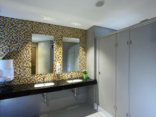 Zest Hotel Airport Jakarta