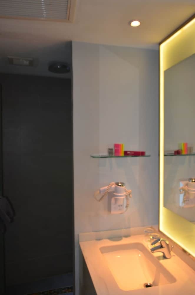 Hotel Ibis Styles Jakarta Airport