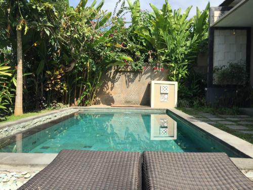 Ratna Villa