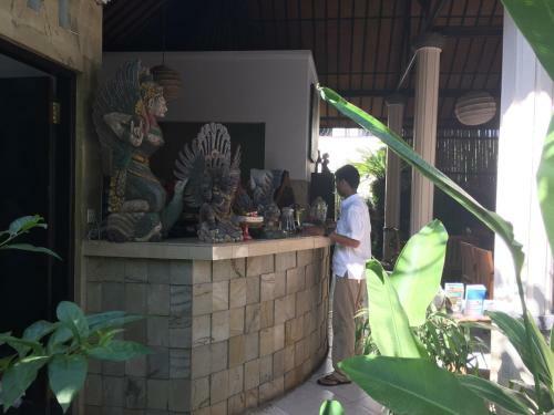 Ratna Villa