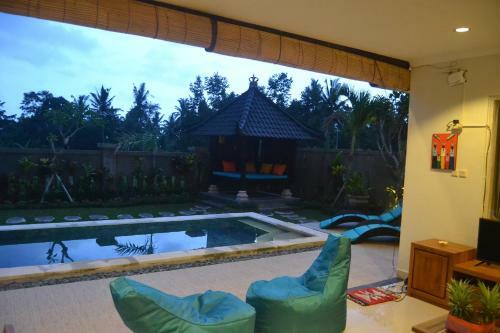 Ratna Villa