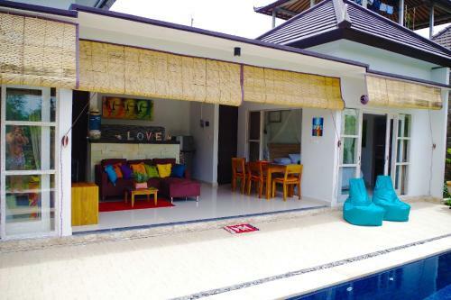 Ratna Villa