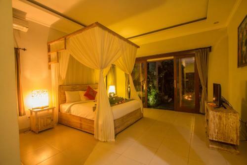 Ratna Villa