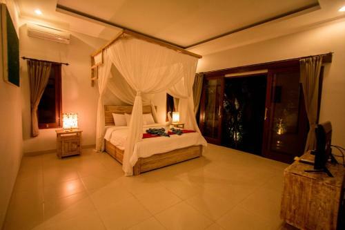 Ratna Villa
