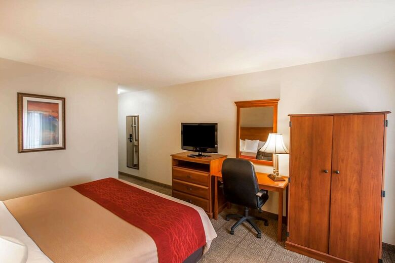 Hotel Comfort Inn & Suites