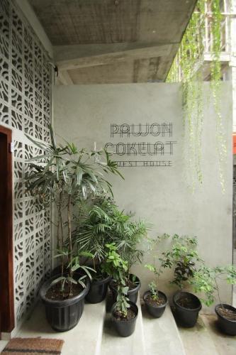 Hostal Pawon Cokelat Guesthouse