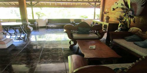 Hotel Agung And Sue Watering Hole I
