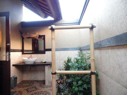 Hostal Pondok Shindu Guest House
