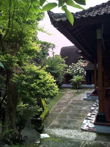 Hostal Madra Homestay