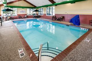 Hotel Quality Inn & Suites Airport