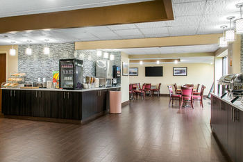 Hotel Quality Inn & Suites Airport