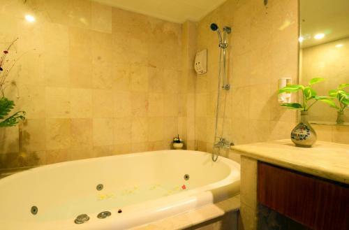Hotel Club Bali Suites @ Legian Beach