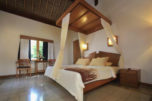 Hotel Kuta Lagoon Resort And Pool Villas