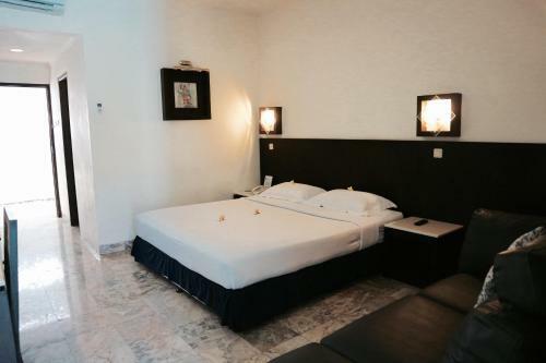 Hotel Kuta Lagoon Resort And Pool Villas