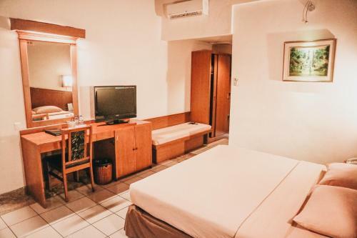 Hotel Kuta Lagoon Resort And Pool Villas