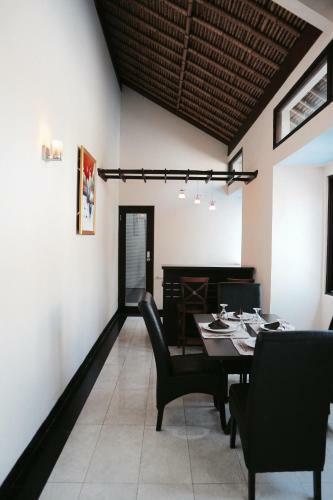 Hotel Kuta Lagoon Resort And Pool Villas