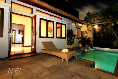 Hotel Kuta Lagoon Resort And Pool Villas
