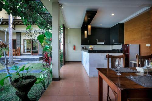 Bed & Breakfast Nang Ade Villa
