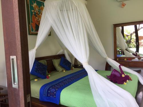 Hostal Merthayasa Bungalow 2