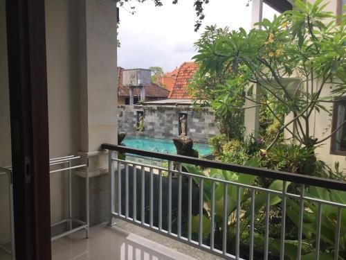 Hostal Merthayasa Bungalow 2