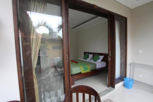 Hostal Merthayasa Bungalow 2
