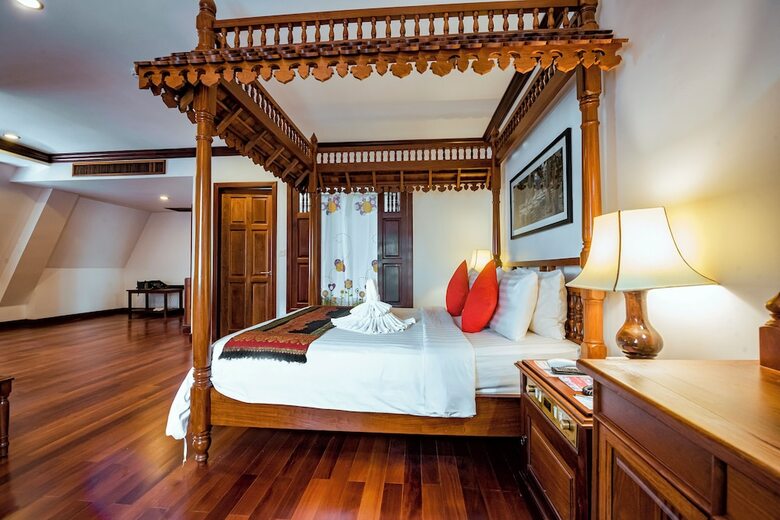 Royal Crown Hotel