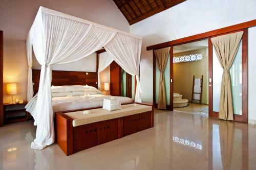 Bed & Breakfast Puri Mas Spa Resort
