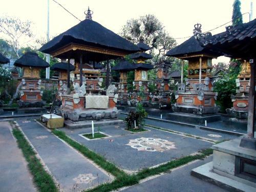 Hostal Dewa Put Guest House
