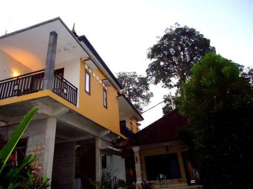 Hostal Dewa Put Guest House