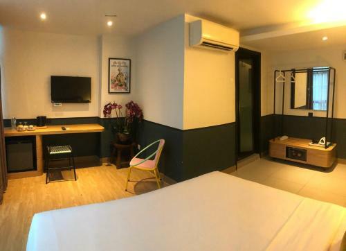 K Hotel
