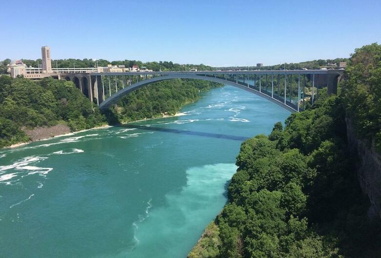 Hotel Embassy Suites Niagara Falls - Fallsview