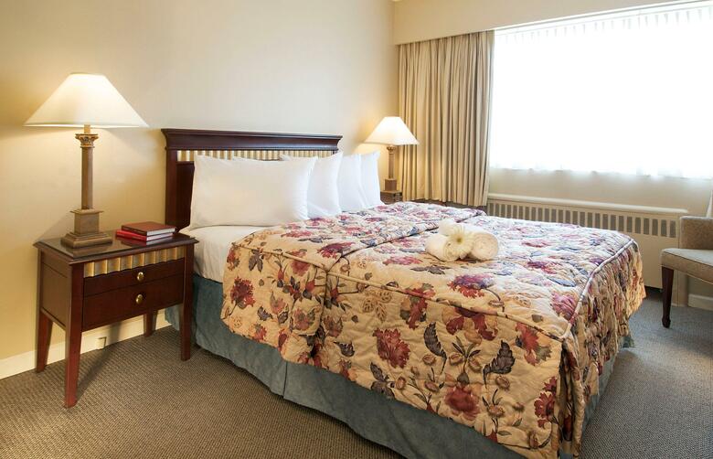 Hotel The Rosellen Suites At Stanley Park (.)