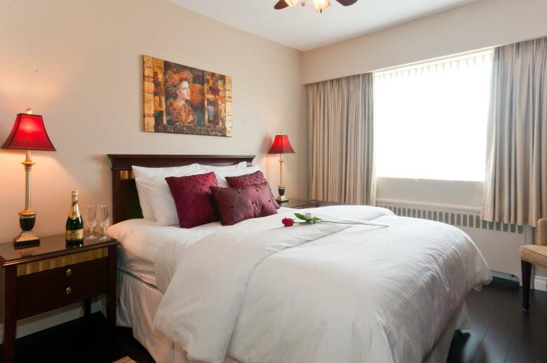Hotel The Rosellen Suites At Stanley Park (.)