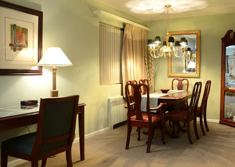 Hotel The Rosellen Suites At Stanley Park (.)