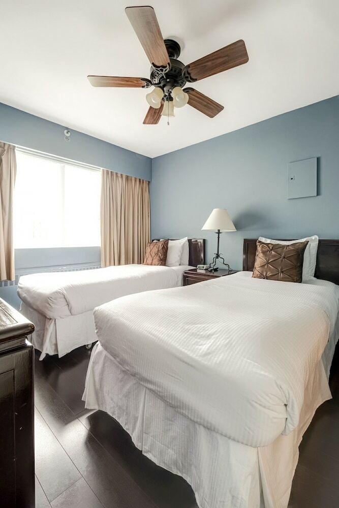 Hotel The Rosellen Suites At Stanley Park (.)