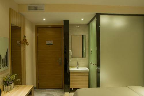 Denise Hotel Apartment(shangxiajiu Branch)