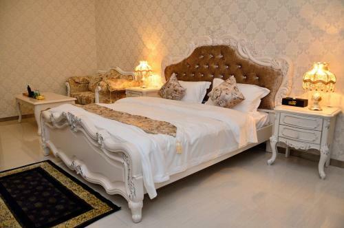 Moon Shine Apartment Hotel