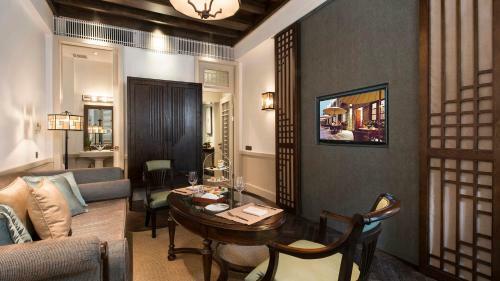Relais & Chateaux Chaptel Hangzhou Hotel