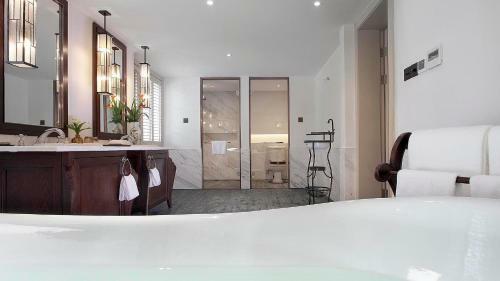Relais & Chateaux Chaptel Hangzhou Hotel