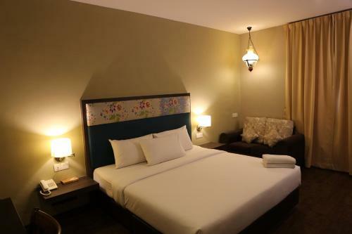 The Grand Jade Hotel